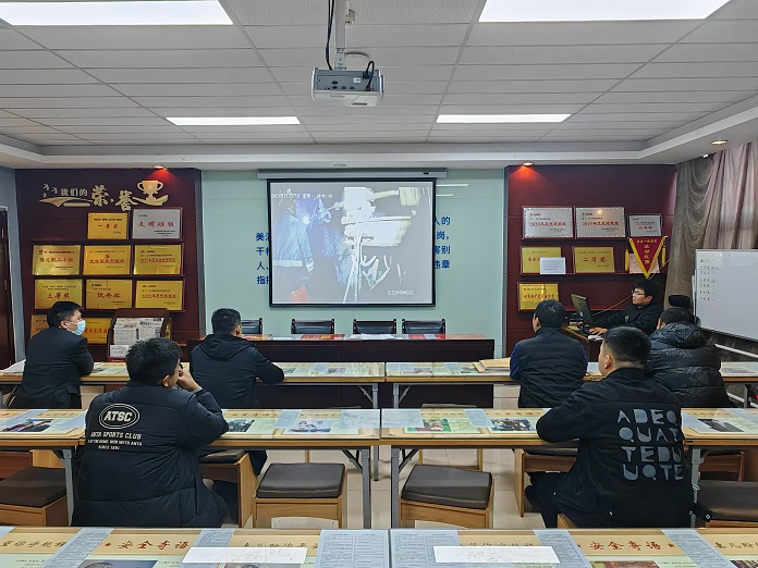 拍摄：任兴林  组织智能化钻机厂家发展讲座.jpg